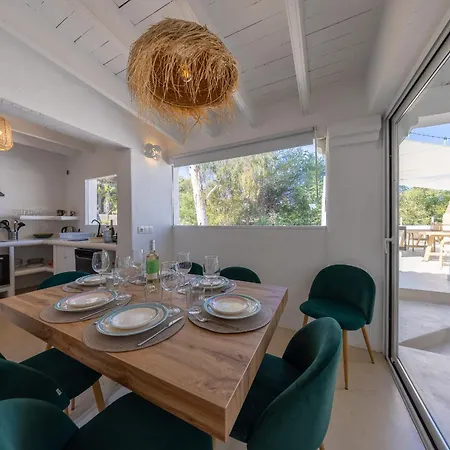 Clara Ibiza Villa Santa Eularia des Riu
