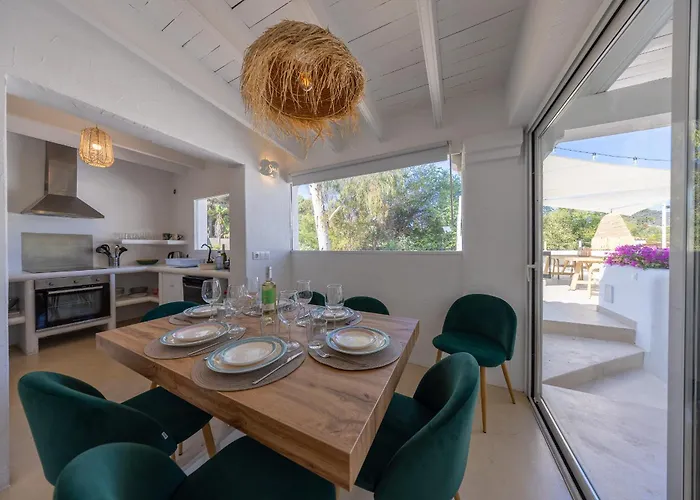 Clara Ibiza Villa Santa Eulària des Riu